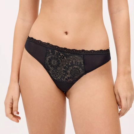 Tanga de Encaje Ysabel Mora Romantic con transparencias