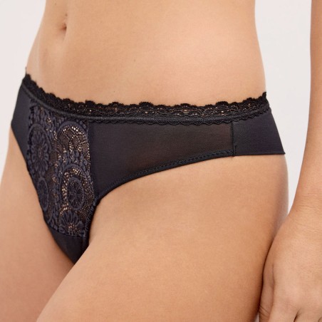 Tanga de Encaje Ysabel Mora Romantic con transparencias